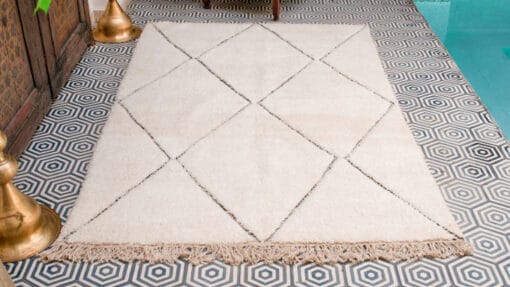 amelkiss-white-beniouaran-rug-2