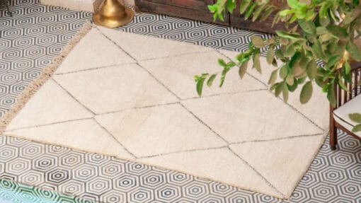 amelkiss-white-beniouaran-rug-3