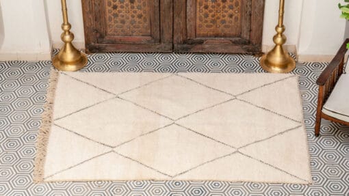 amelkiss-white-beniouaran-rug-4
