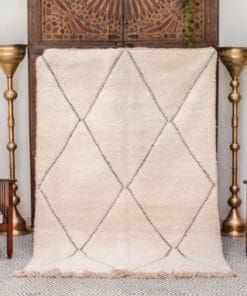 Amelkiss White and Gray Diamond Rug