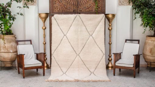 Amelkiss White and Gray Diamond Rug