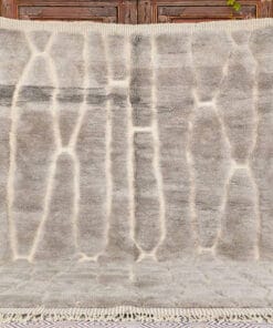 Fadma Gray and White Rug